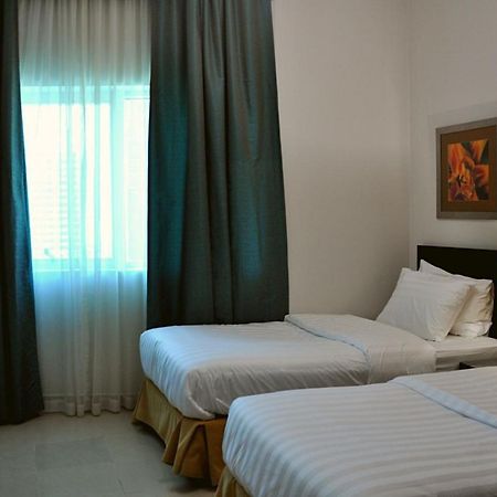 Care Holiday Homes Apartments Barsha Heights Дубай Екстериор снимка