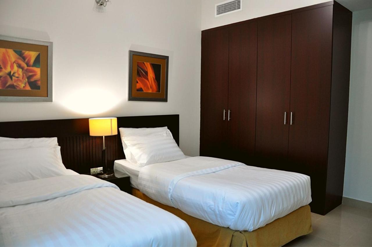 Care Holiday Homes Apartments Barsha Heights Дубай Екстериор снимка