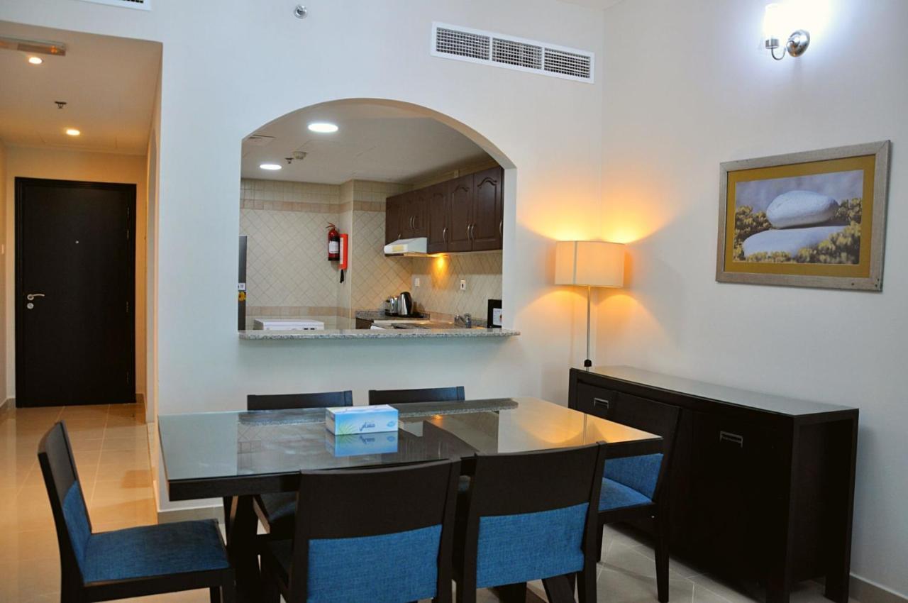 Care Holiday Homes Apartments Barsha Heights Дубай Екстериор снимка
