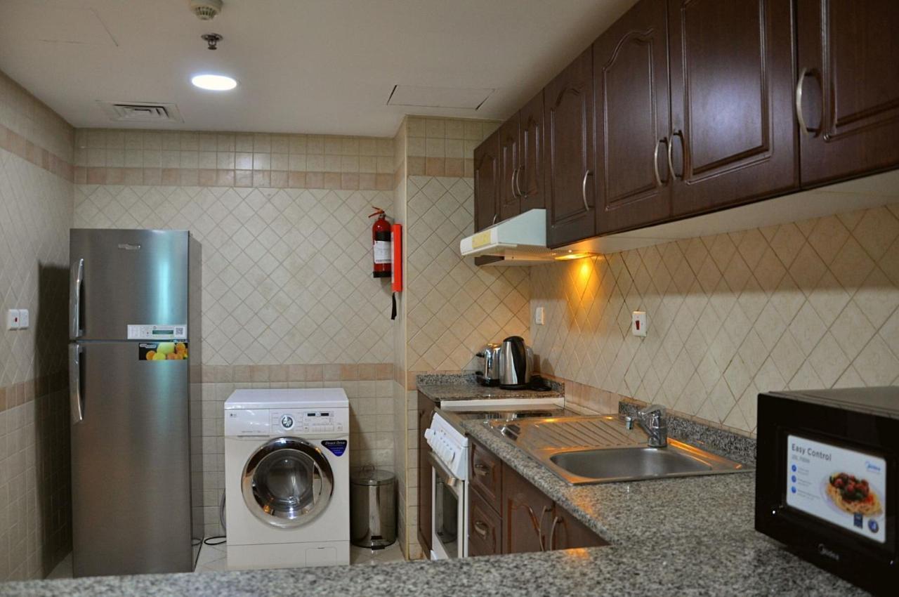 Care Holiday Homes Apartments Barsha Heights Дубай Екстериор снимка