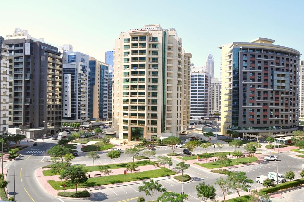 Care Holiday Homes Apartments Barsha Heights Дубай Екстериор снимка