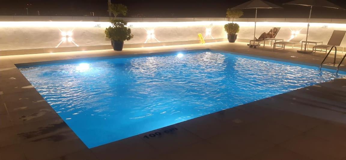 Care Holiday Homes Apartments Barsha Heights Дубай Екстериор снимка