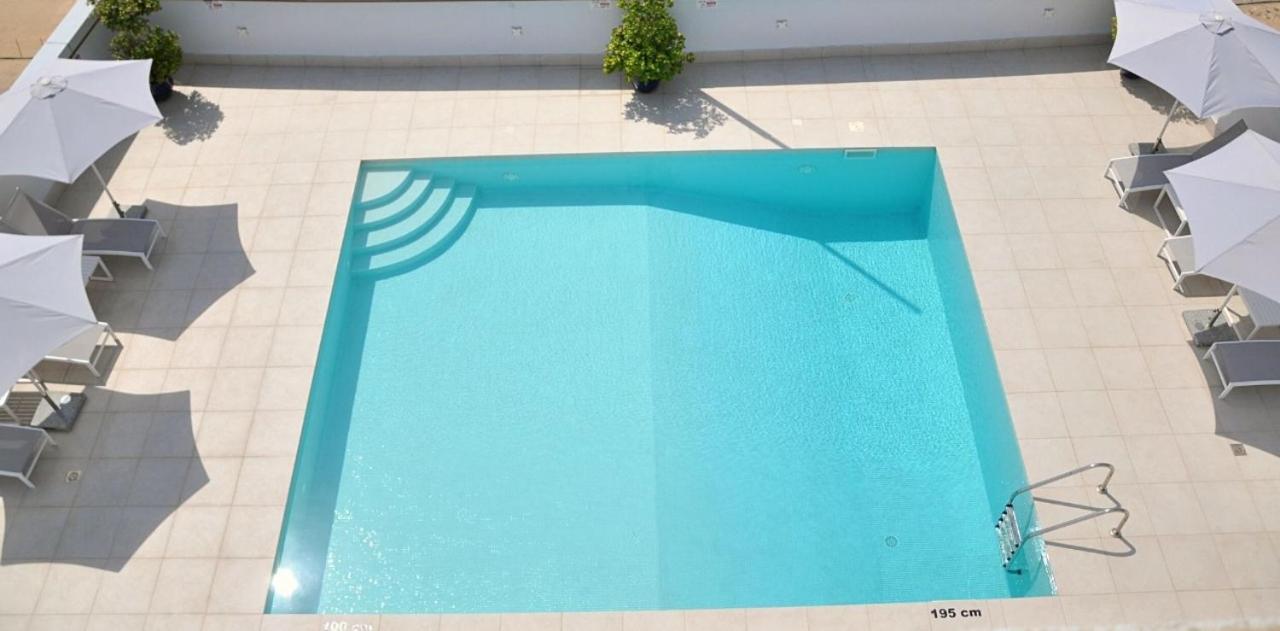 Care Holiday Homes Apartments Barsha Heights Дубай Екстериор снимка